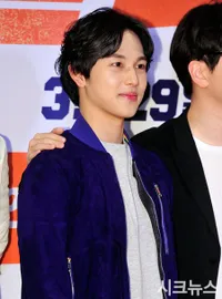 Premiere 'ONE LINE' Bertabur Seleb, Ada Lee Je Hoon & Kwang Soo