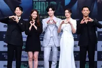Prescon Para Pemain BIG MOUTH, Visual Suami Istri Layar Kaya Lee Jong Suk dan Lim Yoona Pamerkan Chemistry Romantis!