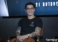 Preskon, Cast Musikal 'Bunga Terakhir Badai & Kasih' Pakai Batik
