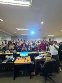 Prilly Latuconsina Jadi Dosen Tamu di Universitas Indonesia, Ditemani Omara Esteghlal