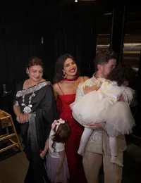 Priyanka Chopra Rayakan Diwali Bareng Nick Jonas di New York