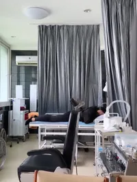 Profesional, 7 Potret Yura Yunita yang Tetap Nyanyi Meski Demam Tinggi sampai Terapi Uap