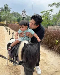 Proses Cerai dengan Yasmine Ow, Aditya Zoni Pancarkan Pesona Hot Daddy Saat Momong Anak