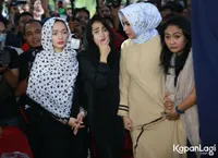 Proses Pemakaman Jupe Penuh Tangis Haru & Dijejali Ratusan Orang