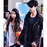 Pulang Dari London, Aryan Khan Makin Kece Dengan Gaya Rambut Baru