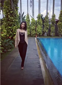 Punya 4 Anak, Natasha Dewanti Masih Langsing dan Hot Mom Abis