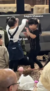 Punya Banyak Om dan Tante, Ini 8 Potret Ameena Anak Atta Aurel Dibelikan Kado oleh Gen Halilintar