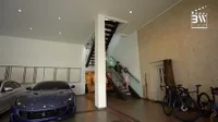 Punya Garasi Super Luas, Ini 8 Potret Koleksi Supercar Milik Momo Geisha yang Harganya Milyaran 