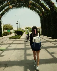 Punya Hobi Olahraga, 8 Potret Azizah Salsha Main Tenis Bareng Suami di Qatar