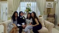 Punya Lapangan Kuda 14 Hektar, Ini 8 Potret Rumah Nabila Syakieb yang Mewah Bak Istana - Ada 2 Pilar Besar