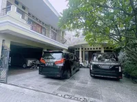 Punya Nama Gang Sendiri, 8 Potret Rumah 'Kampung' Inul Daratista yang Mewah Bak Hotel Bintang Lima - Selimut di Kamarnya Bikin Salfok