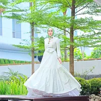 Putar Cantik, Pose Dian Pelangi Ini Bikin Dirinya Mirip Princess