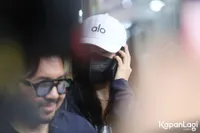 Putrinya Diduga Pelaku Video Panas, Ini 8 Potret David Bayu Temani AD Temui Awak Media - Ungkap Selalu Support Anak