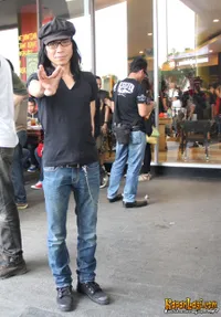 Para Artis di Konser Guns N Roses