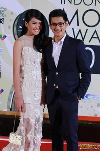 Para Artis Glamor di Red Carpet Indonesian Movie Awards 2013