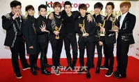 Para Pemenang Golden Disk Awards 2011