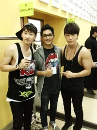 Parade Artis Indonesia Foto Bareng Artis Korea - Music Bank Jakarta