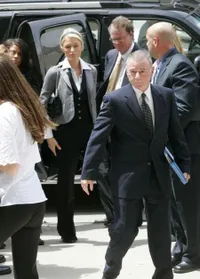 Paris Hilton Shoping