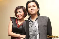 Pasangan Novita Dewi - Alex Rudiart Makin Mesra