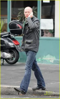 Paul Bettany Gundul Demi CREATION