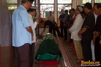 Pemakaman Ibunda Dik Doank
