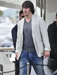 Penampilan Mengejutkan Keanu Reeves Dengan Tubuh Gemuk