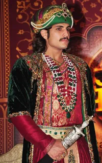 Penampilan Raja Akbar Di Dunia Nyata - Super Ganteng
