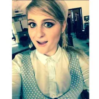 Pesona Meghan Trainor, Cantik Tak Harus Kurus