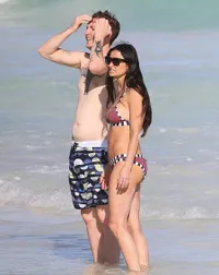 Pesona Seksi Demi Moore Yang Tak Pudar Dimakan Usia