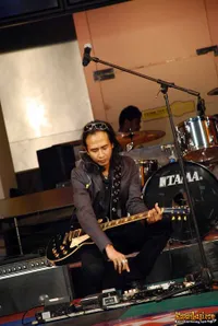 Piyu Padi Ciptakan Lagu Berbahasa Italia