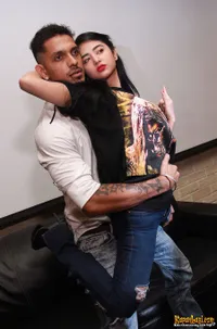 Pose Mesra Dewi Perssik - Robby Shine di Preskon Film Baru