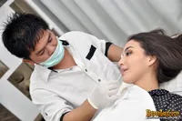 Proses Sulam Bibir Manohara - Tak Bisa Tanpa Make Up