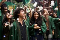 Raih Berbagai Penghargaan, Yuk Simak 7 Potret Drama Thriller Misteri 'PENYALIN CAHAYA'