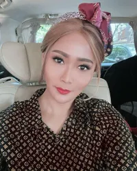 Rajin Yoga, Ini Sederet Potret Inul Daratista yang Tetap Muda di Usianya yang ke-42 Tahun 