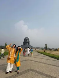 Raline Shah Jalan-jalan ke India, Gayanya sudah Melokal Banget