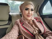 Ramai Diduga Operasi Plastik Pasca Lepas Hijab, Ini 10 Potret Rey Utami yang Hidungnya Disebut Makin Besar dan Panjang - Netizen: Cantikan yang Dulu