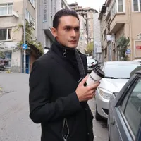 Ramai Dituding Gay, 8 Potret Terbaru Indra Bruggman Yang Makin Ganteng dan Macho - Masih Betah Sendiri di Usia 40 Tahun