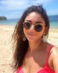 Ramai Tudingan Jadi Pelakor, 8 Potret Thalita Latief Pamer Body Goals Dalam Balutan Bikini - Hot Mom yang Makin Cantik!