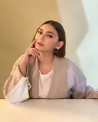 Ramai Tudingan Pelakor, 8 Potret Terbaru Thalita Latief yang Makin Cantik Memesona - Cuek Dengan Cibiran Netizen