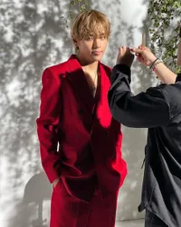 Rambut Adalah Kunci! 8 Potret V BTS Dengan Berbagai Gaya Rambutnya, Mulai dari yang Rapi - Gondrong!