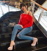 Berita Foto Lucinta Luna Potret Kedekatan Millendaru Berita Foto Lucinta Luna Potret Kedekatan Millendaru