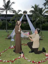 Rayakan 5 Tahun Pernikahan, Momen Atta Berlutut Melamar Aurel Bikin Baper