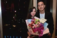 Rayakan Anniversary ke-17, 8 Potret Harmonis Joe Taslim dan Sang Istri - Tetap Mesra Sampai Sekarang