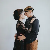 Rayakan Anniversary ke-2, Potret Nella Kharisma & Dory Harsa yang Kian Mesra - Bapak Ibunya Gendhis Pacaran Dulu!