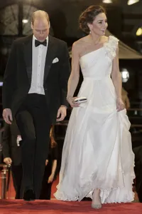 Red Carpet BAFTA 2019, Kate Middleton - Irina Shayk Cantik Banget