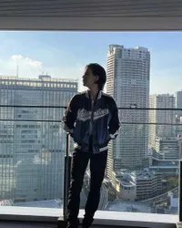 Rela Terbang ke Jepang Demi Saksikan Pertandingan, Berikut Momen Seru Suga BTS di NBA Japan Games 2022