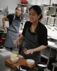 Relate Banget Sama Anak Kos, 11 Fakta Kocak Chef Renatta yang Jarang Tersorot - Kebiasaan Usai Bangun Tidur Jadi Sorotan