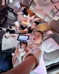 Rempong Tapi Happy, 8 Potret Felicya Angelista dan Caesar Hito Momong 2 Anaknya Tanpa Baby Sitter Selama Liburan di Eropa
