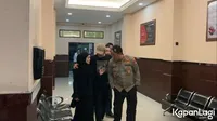 Resmi Damai, 8 Potret Lesti Kejora dan Rizky Billar Saling Cium Tangan - Pelukan dan Tertawa Mesra