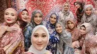 Reunian Bintang Hits Pada Masanya, 11 Foto Pemotretan Artis Senior Legendaris Indonesia - Kompak dan Bikin Adem Pakai Hijab